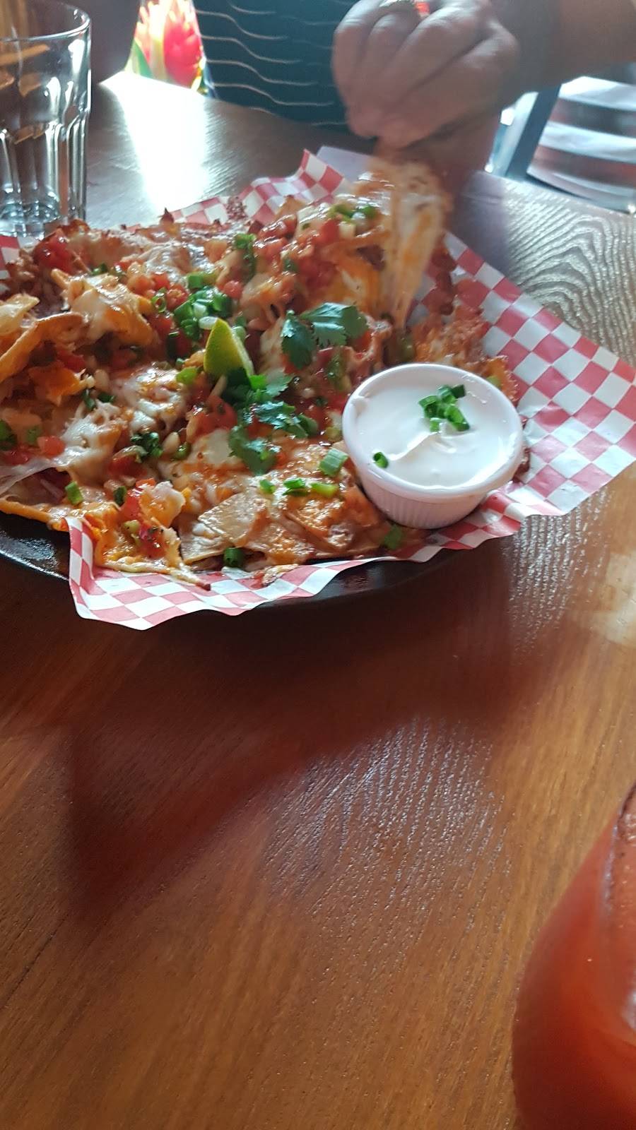 el tabernaco drummondville | restaurant | 400 Rue Hériot, Drummondville, QC J2B 1B3, Canada | 8198505001 OR +1 819-850-5001