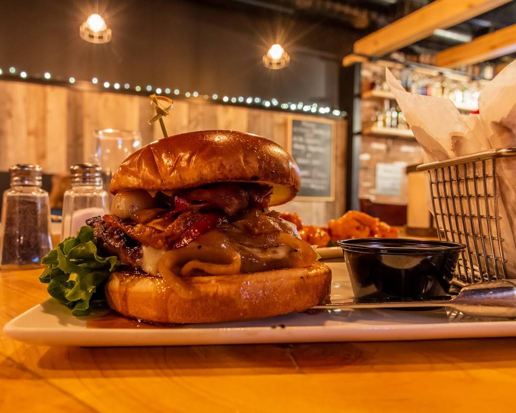 The Charred Oak Tavern | restaurant | 57 Center St, Middleborough, MA 02346, USA | 5089239034 OR +1 508-923-9034