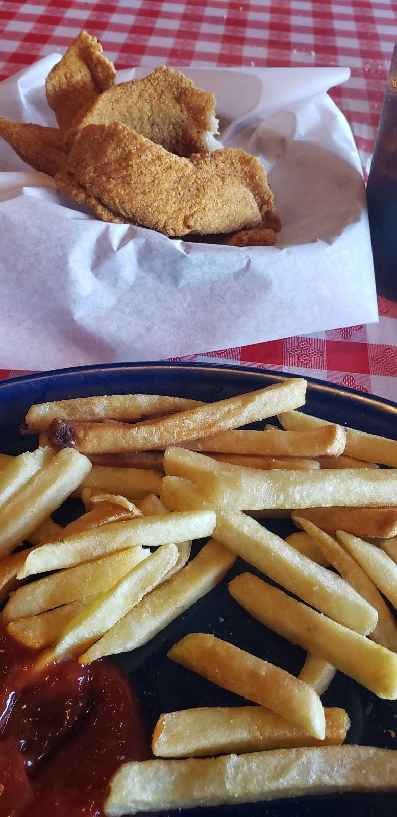 David Beards Catfish Village | restaurant | 1950 W Texas Ave, Waskom, TX 75692, USA | 9036874800 OR +1 903-687-4800