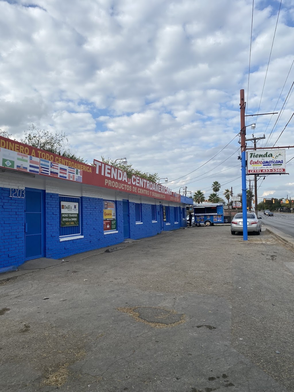 Tienda Centroamericana | restaurant | 1207 NW 24th St, San Antonio, TX 78207, USA | 2104333360 OR +1 210-433-3360