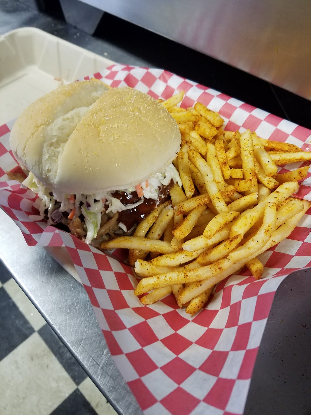 Big Boy BBQ | restaurant | 2525 Washburn Way, Klamath Falls, OR 97603, USA | 5418806964 OR +1 541-880-6964