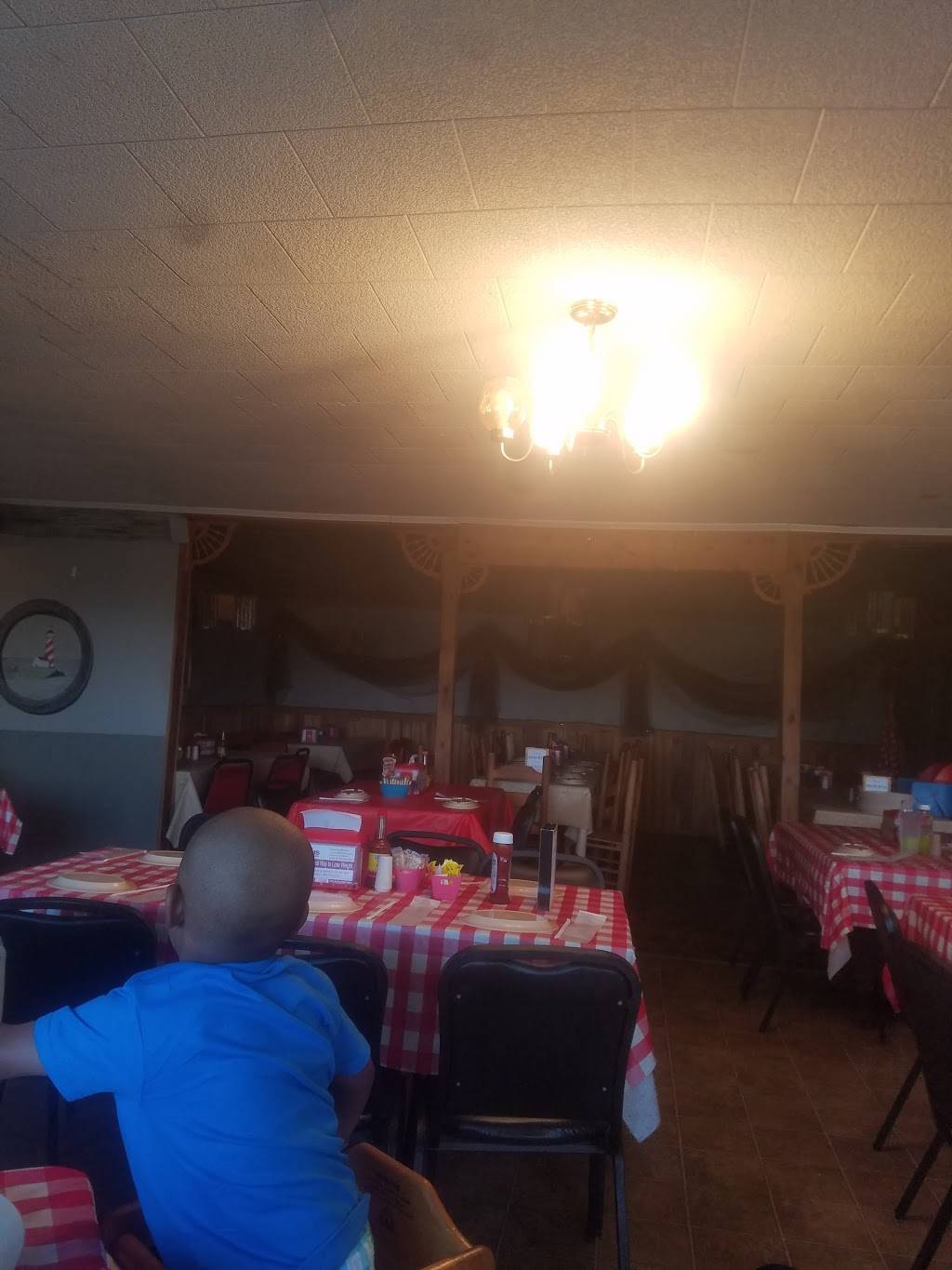 Rayners Seafood House | restaurant | 7343 US 49, Hattiesburg, MS 39401, USA | 6012682639 OR +1 601-268-2639