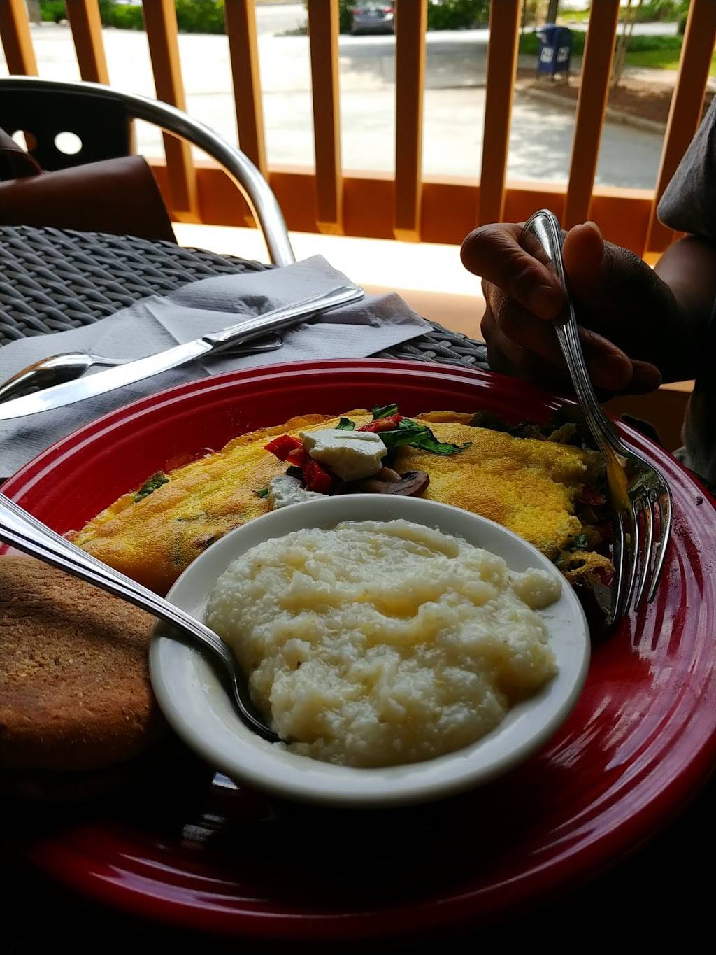 J. Christophers | restaurant | 10 Kings Cir NE, Atlanta, GA 30305, USA | 4049170350 OR +1 404-917-0350