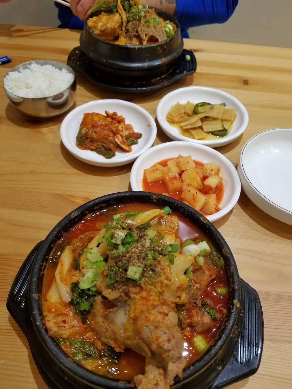 Abbaee Soondae | restaurant | 14701 Lee Hwy #106, Centreville, VA 20121, USA | 7038158588 OR +1 703-815-8588