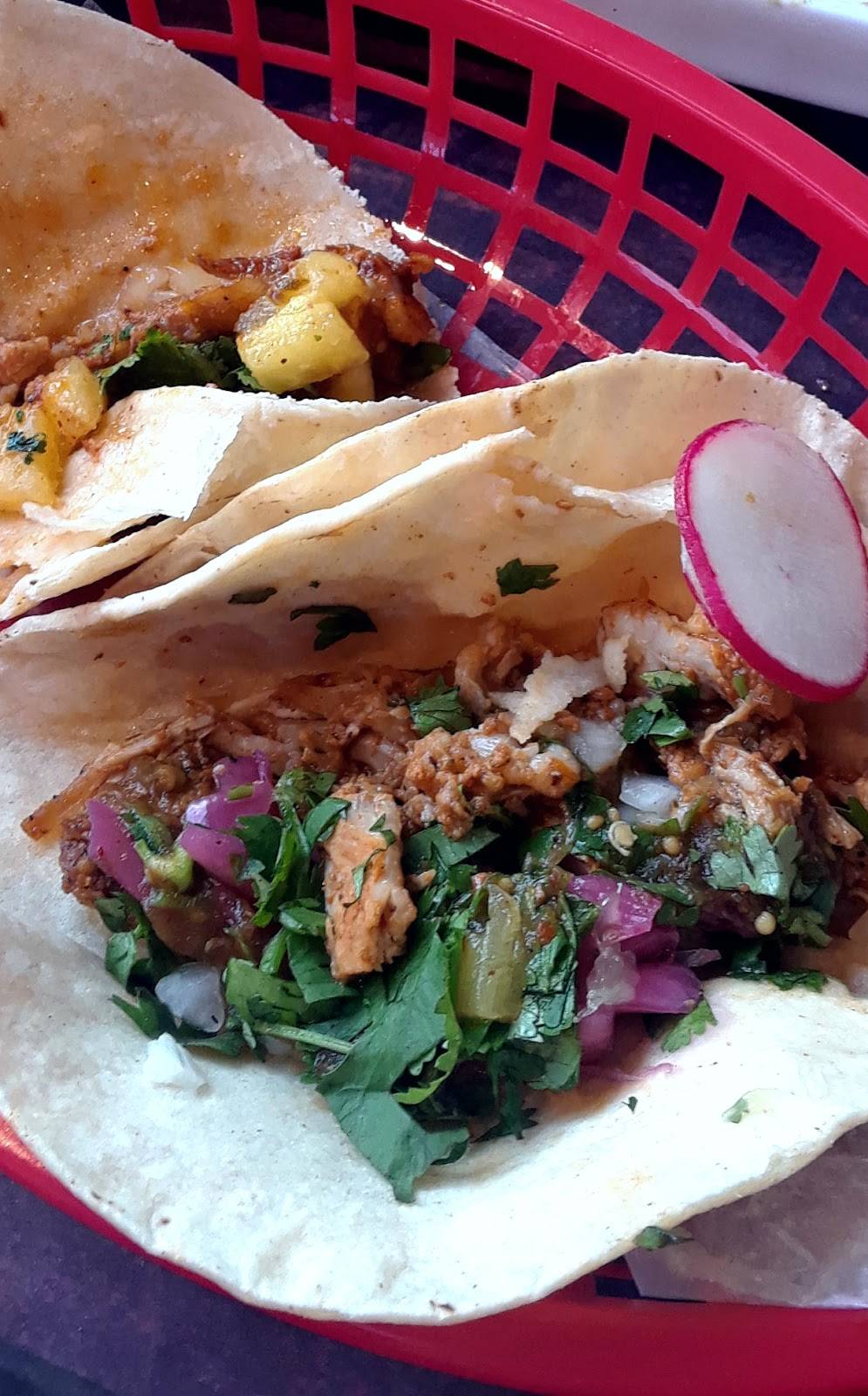 La Taqueria | restaurant | 1300 4e Avenue, Québec, QC G1J 3B6, Canada | 5816812092 OR +1 581-681-2092