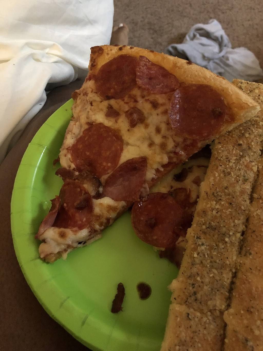 Pizza Hut | restaurant | 1700 Parkway Plaza Dr Unit #1, Normal, IL 61761, USA | 3098884990 OR +1 309-888-4990