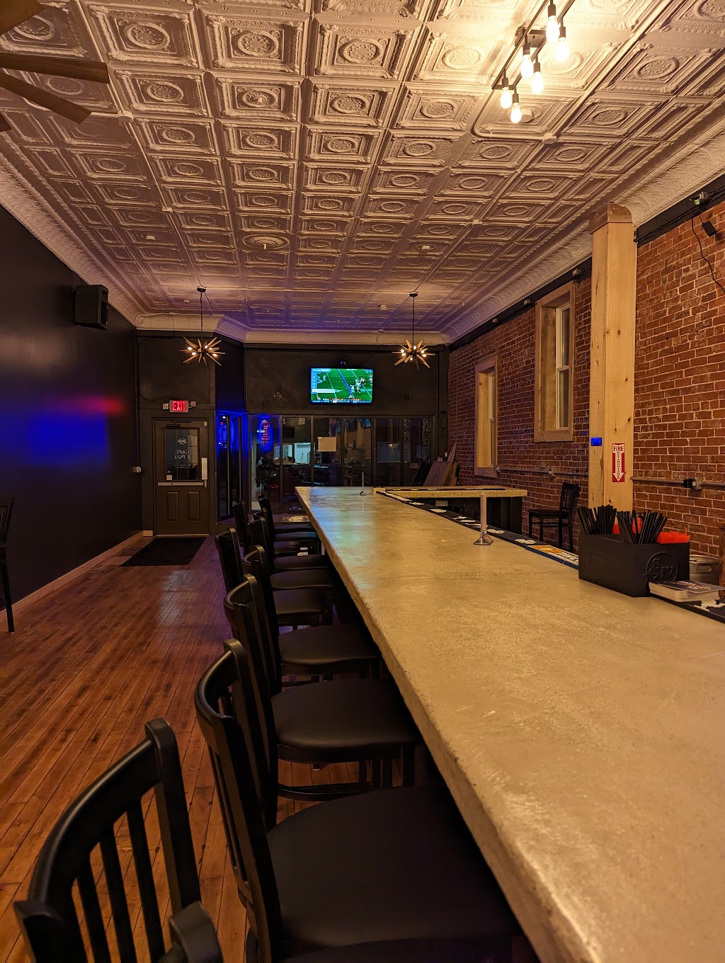 Joeys Pub & Cafe | restaurant | 222 N Seltzer St, Crestline, OH 44827, USA | 4194054005 OR +1 419-405-4005