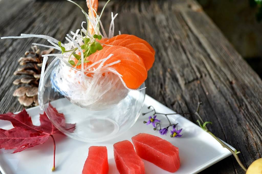 Rollian Sushi | restaurant | 660 Eglinton Ave E, East York, ON M4G 2K2, Canada | 4164894303 OR +1 416-489-4303