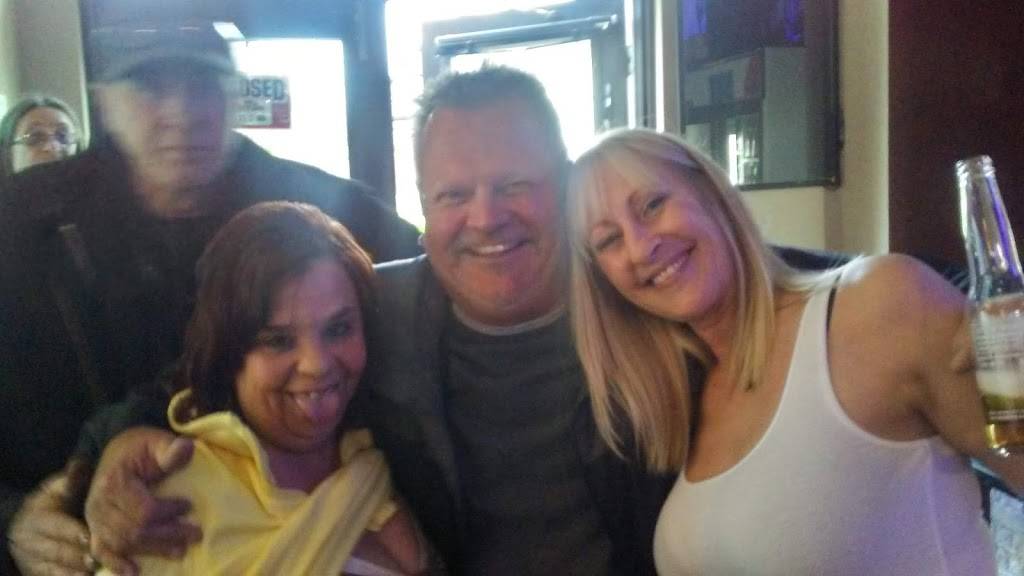 Pillette Pub Sports Bar & Grill | restaurant | 899 Pillette Rd, Windsor, ON N8Y 3B4, Canada | 5198009015 OR +1 519-800-9015