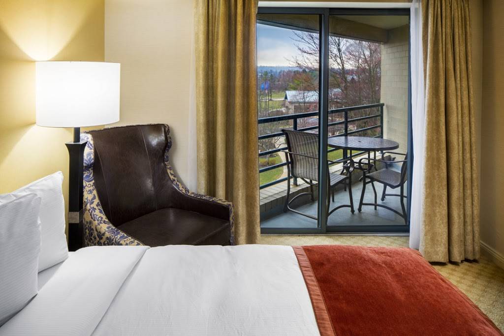 Desmond Hotel Malvern, a DoubleTree by Hilton | restaurant | 1 Liberty Blvd, Malvern, PA 19355, USA | 6102969800 OR +1 610-296-9800