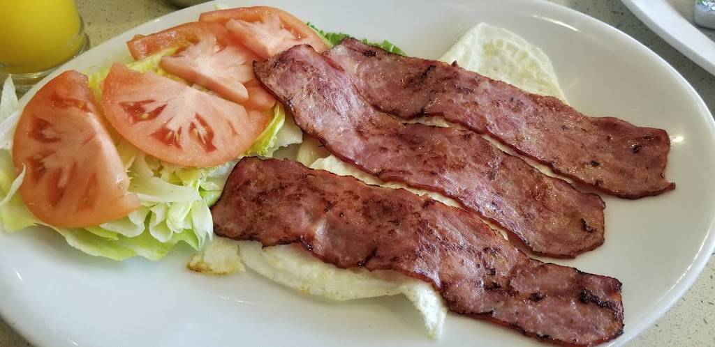 Lynbrook Eats | restaurant | 245 Merrick Rd, Lynbrook, NY 11563, USA | 5168874932 OR +1 516-887-4932