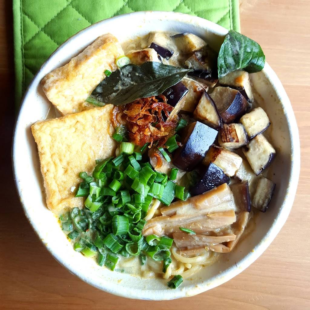 Saigon Le Vendeur | meal takeaway | 2404 E 7th St, Austin, TX 78702, USA | 5123516916 OR +1 512-351-6916