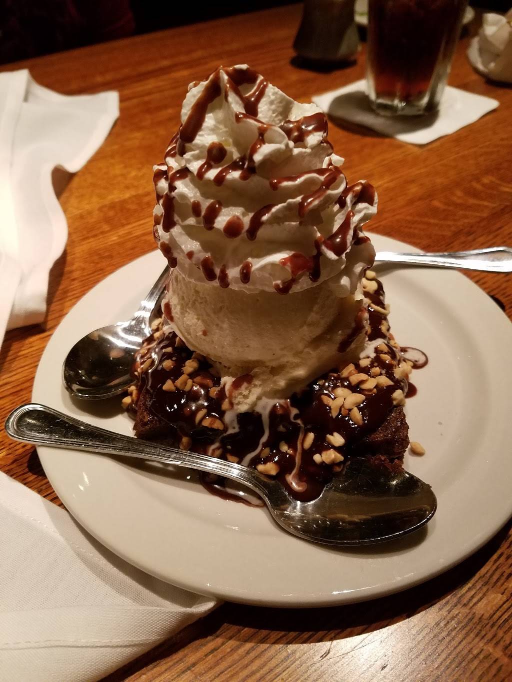 Harpers Restaurant | restaurant | 601 Friendly Center Rd, Greensboro, NC 27408, USA | 3362998850 OR +1 336-299-8850