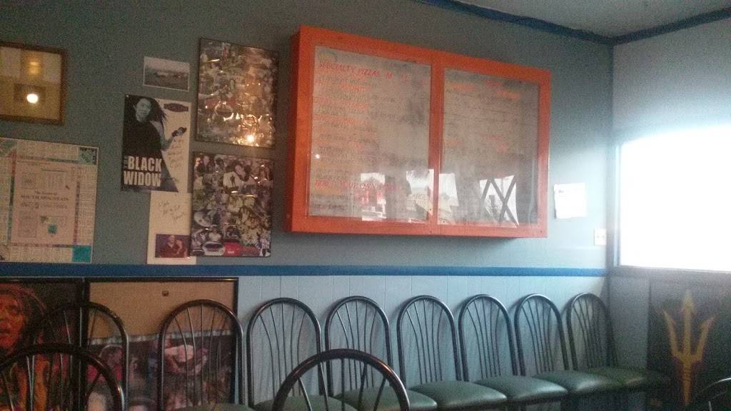 Ginos Pizza | restaurant | 6420 S Central Ave, Phoenix, AZ 85042, USA | 6022683341 OR +1 602-268-3341