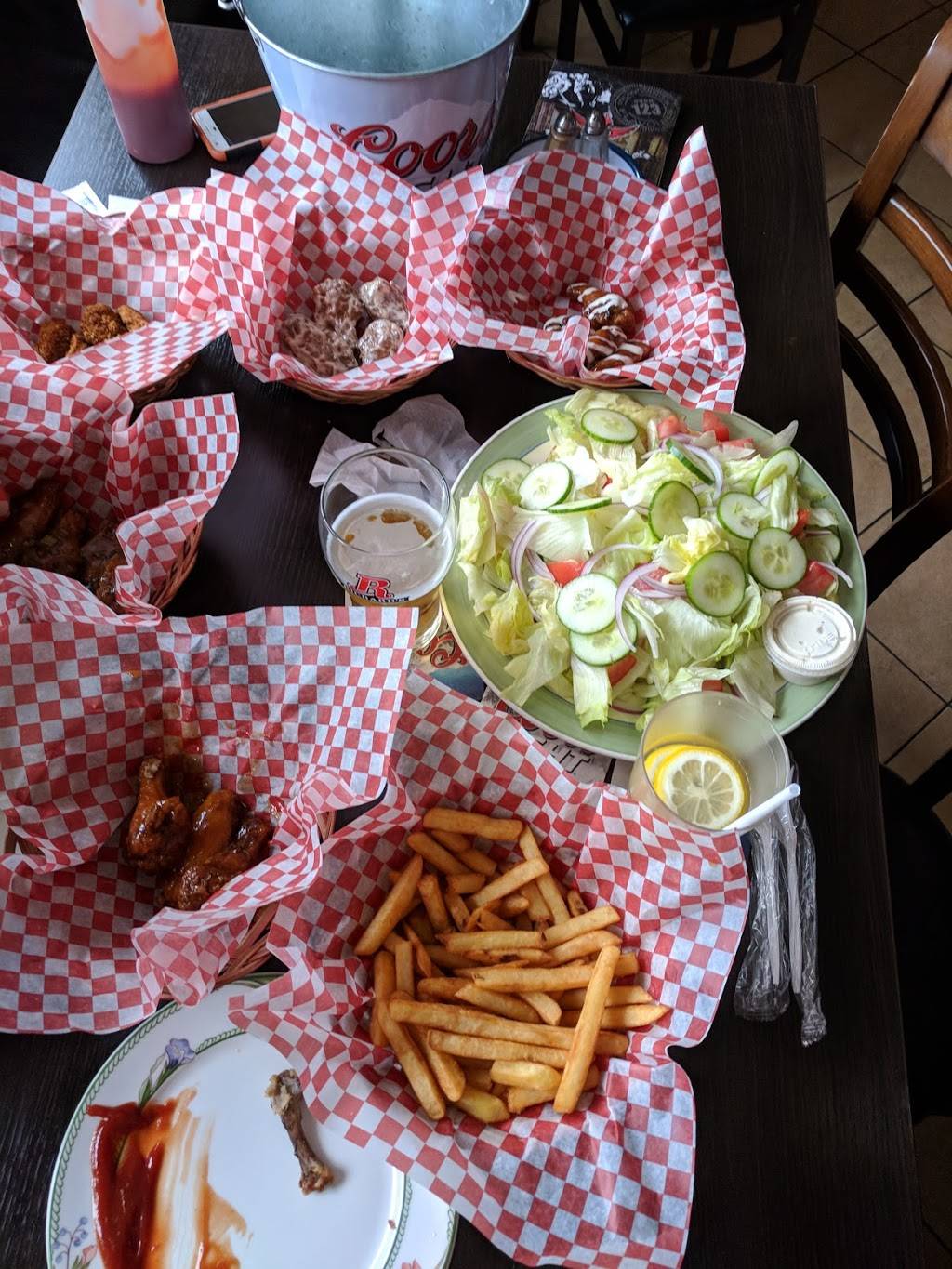 Wow! Wing House | restaurant | 550 Finch Ave, Pickering, ON L1V 0B2, Canada | 9054201414 OR +1 905-420-1414