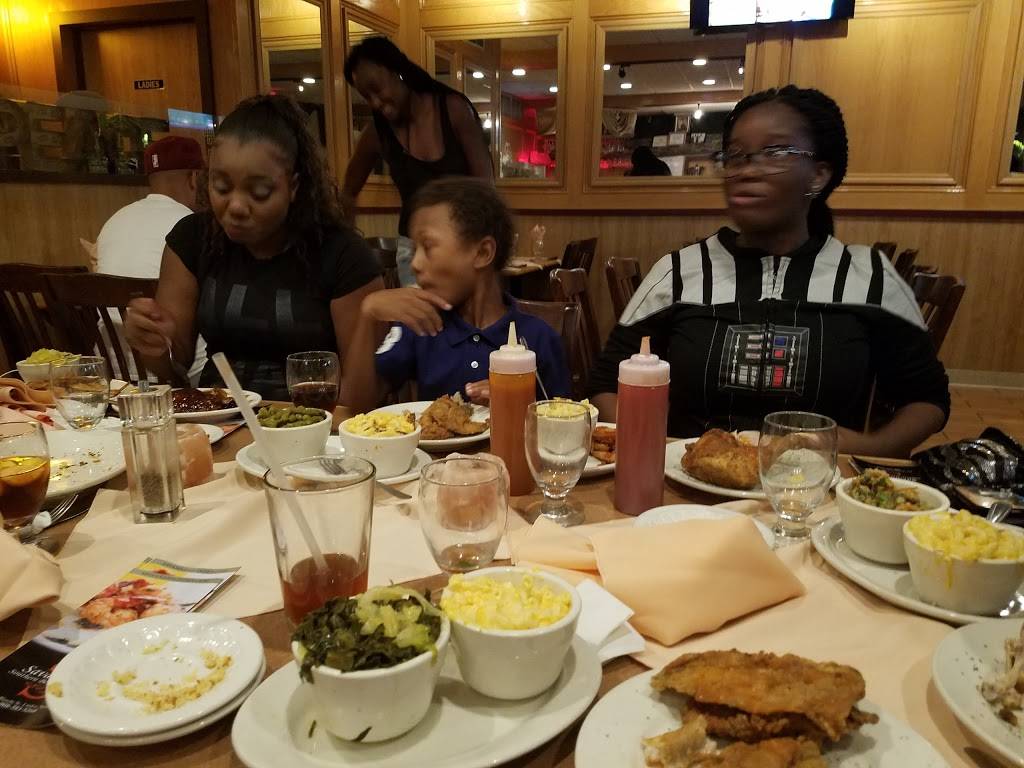 Savannahs Southern Belle Restaurant | restaurant | 10 E Blancke St, Linden, NJ 07036, USA | 9085835260 OR +1 908-583-5260