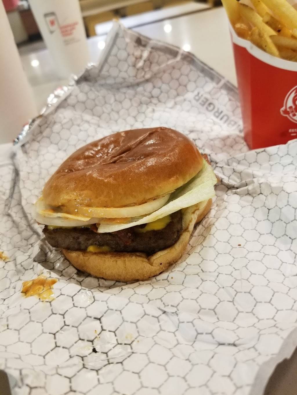 Wendys | restaurant | 900 Market Dr, Emporia, VA 23847, USA | 4343480274 OR +1 434-348-0274