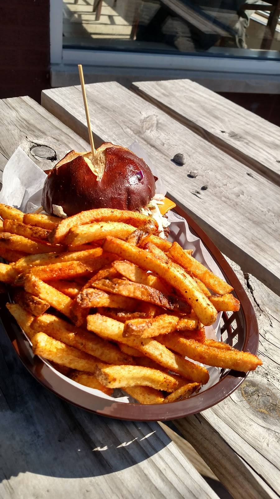 American WildBurger | restaurant | 1534 E Oakton St, Des Plaines, IL 60018, USA | 2249389772 OR +1 224-938-9772