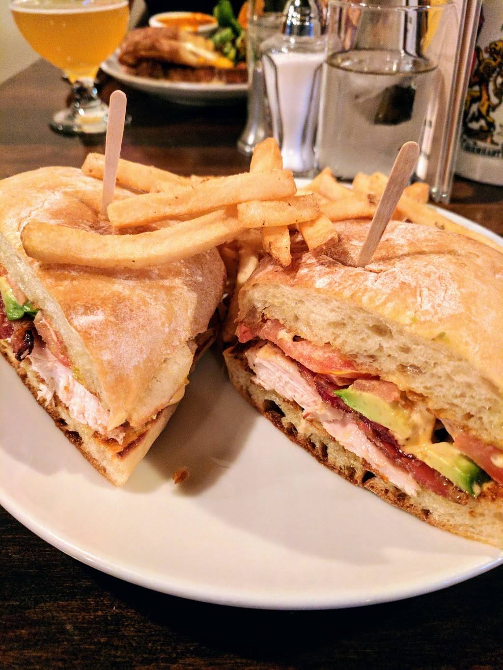 Yellow Belly | restaurant | 2611 De La Vina St, Santa Barbara, CA 93105, USA | 8057705694 OR +1 805-770-5694