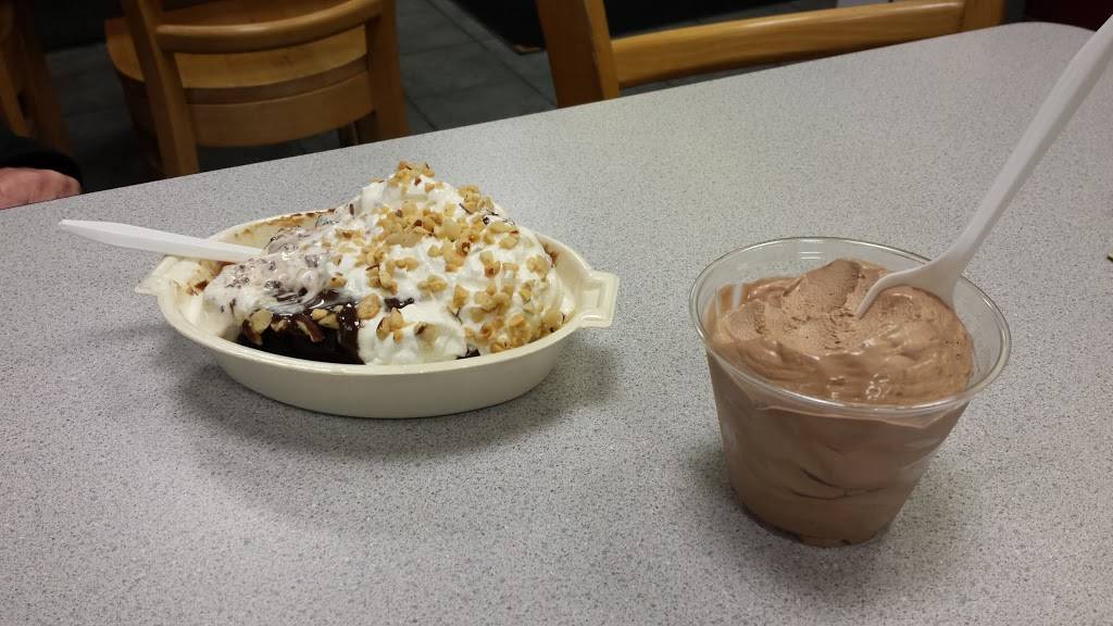 Shirls Drive In | restaurant | 7943 Sheridan Rd, Kenosha, WI 53143, USA | 2626541968 OR +1 262-654-1968