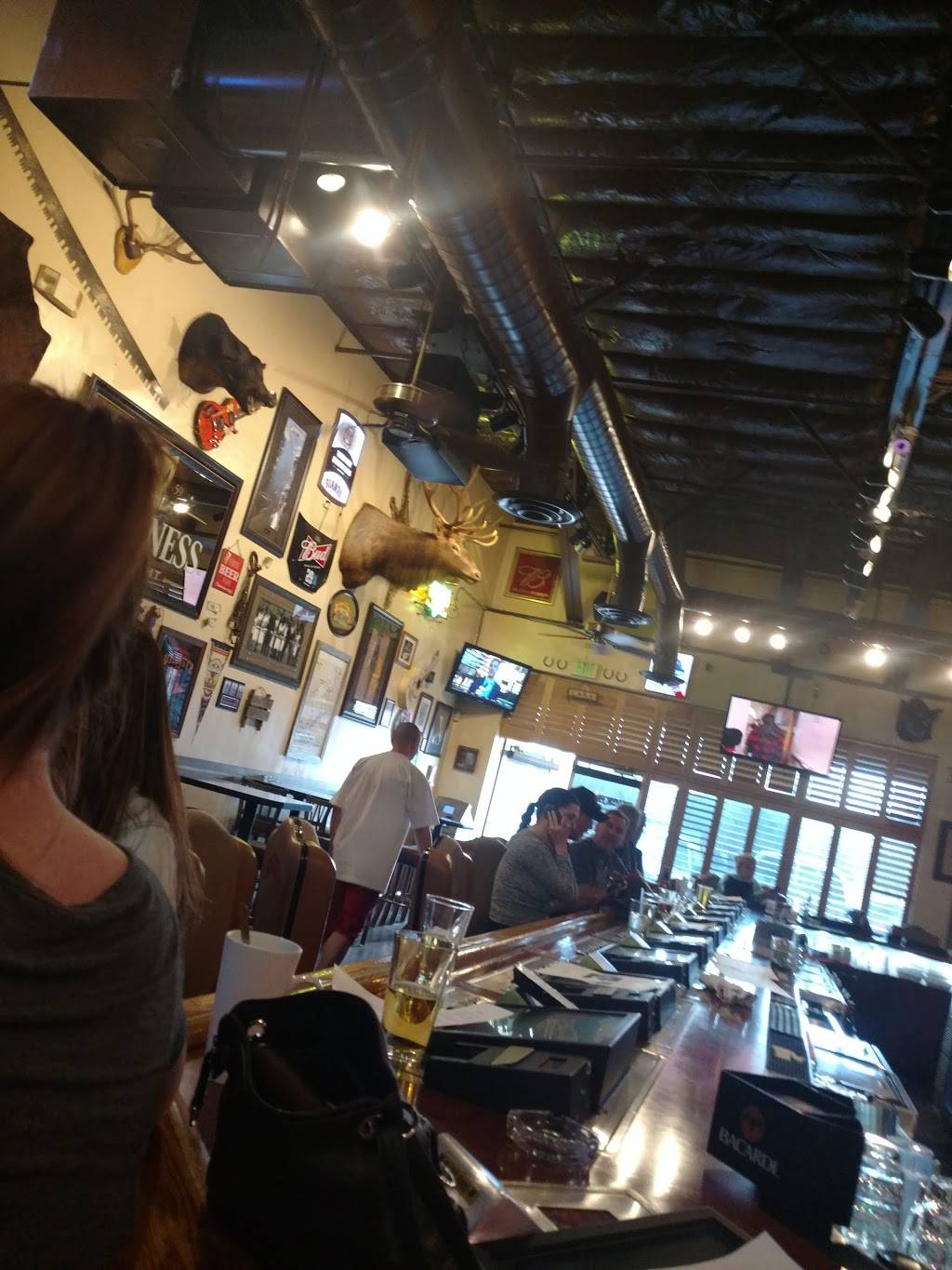 The Lake Bar & Grill | restaurant | 9716 Pyramid Hwy, Sparks, NV 89436, USA | 7754245253 OR +1 775-424-5253