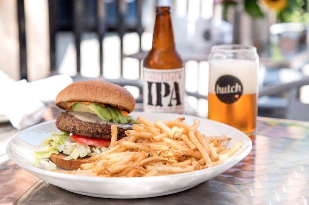 Hutch American Cafe | restaurant | 416 W Ontario St, Chicago, IL 60654, USA | 3123004195 OR +1 312-300-4195