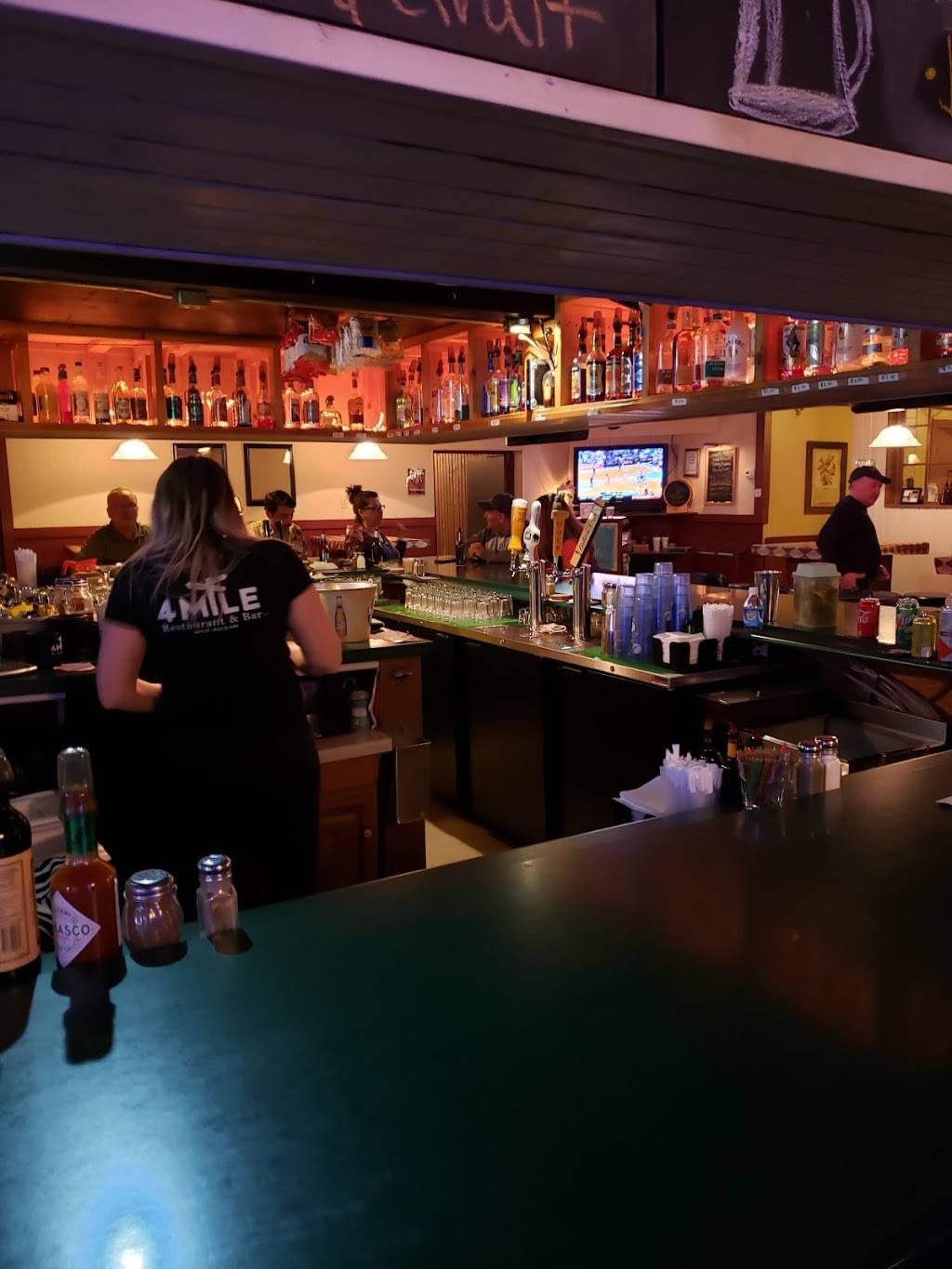 4 Mile Restaurant & Bar | restaurant | S5786 WI-37, Eau Claire, WI 54701, USA | 7158369003 OR +1 715-836-9003