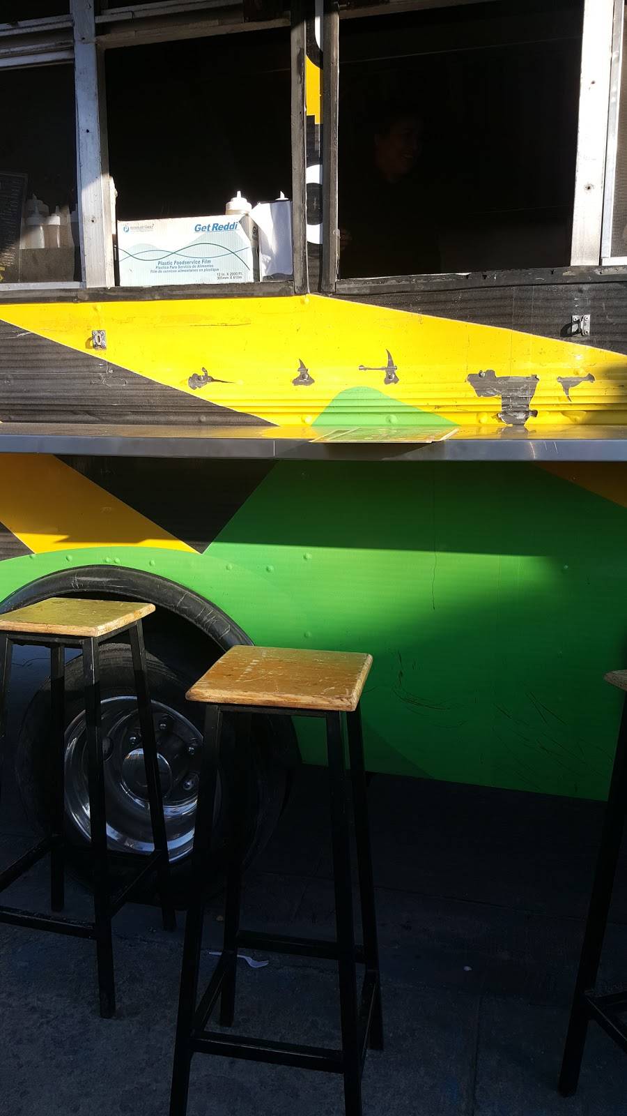 Sushi Truck | restaurant | Gral. Anaya 149, Mesa de Otay, 22414 Tijuana, B.C., Mexico | 016643111716 OR +52 664 311 1716