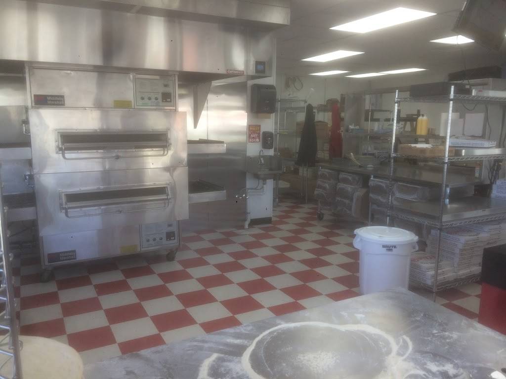 5 dollar Pizza Iowa City | meal delivery | 521 Hwy 1 W, Iowa City, IA 52246, USA | 3193515555 OR +1 319-351-5555