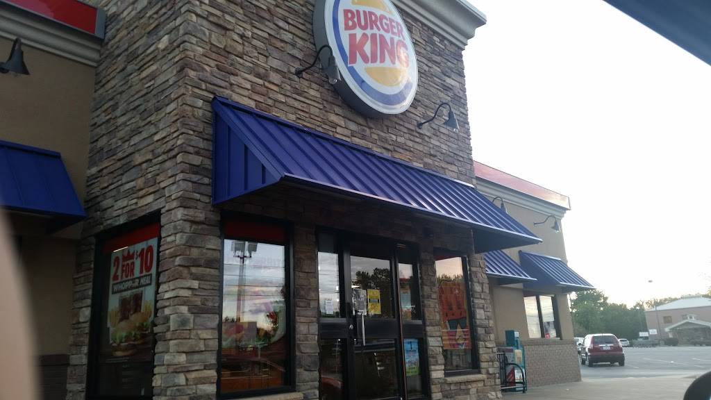 Burger King | restaurant | 901 W Main St, Carbondale, IL 62901, USA | 6185493631 OR +1 618-549-3631