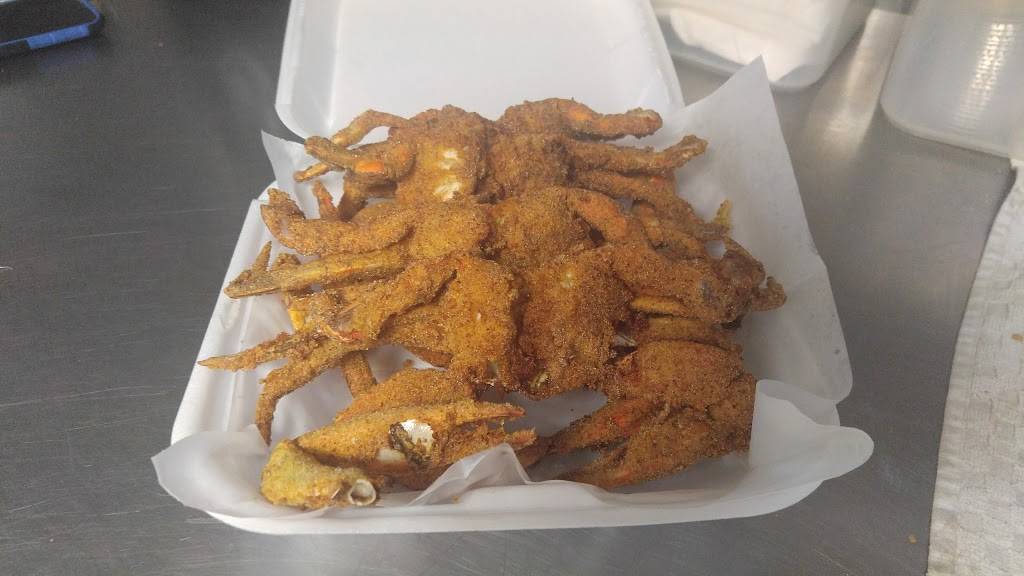 Chunkys Wings & Things | restaurant | 15348-15398 Main St N, Jacksonville, FL 32218, USA | 9049628858 OR +1 904-962-8858