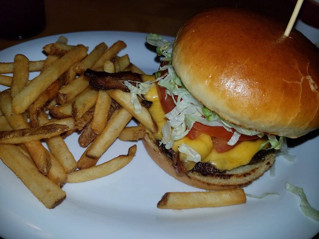 Beef O Bradys | restaurant | 902 Old Polk City Rd, Haines City, FL 33844, USA | 8634194848 OR +1 863-419-4848