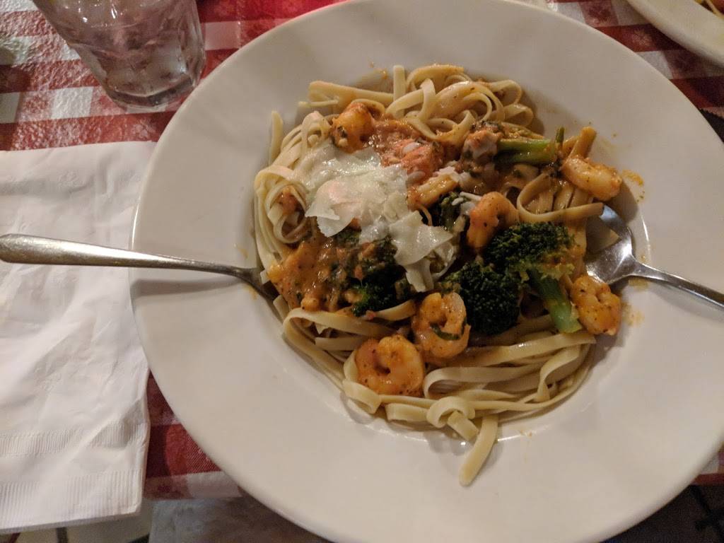 Vinny Vanucchis | restaurant | 201 S Main St, Galena, IL 61036, USA | 8157778100 OR +1 815-777-8100