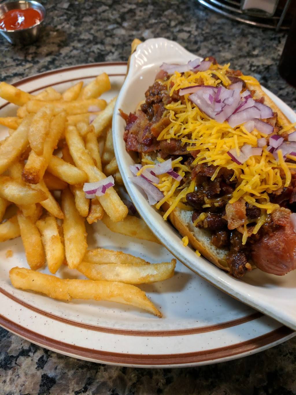 Celebrity Delly | meal takeaway | 7263A Arlington Blvd, Falls Church, VA 22042, USA | 7035739002 OR +1 703-573-9002