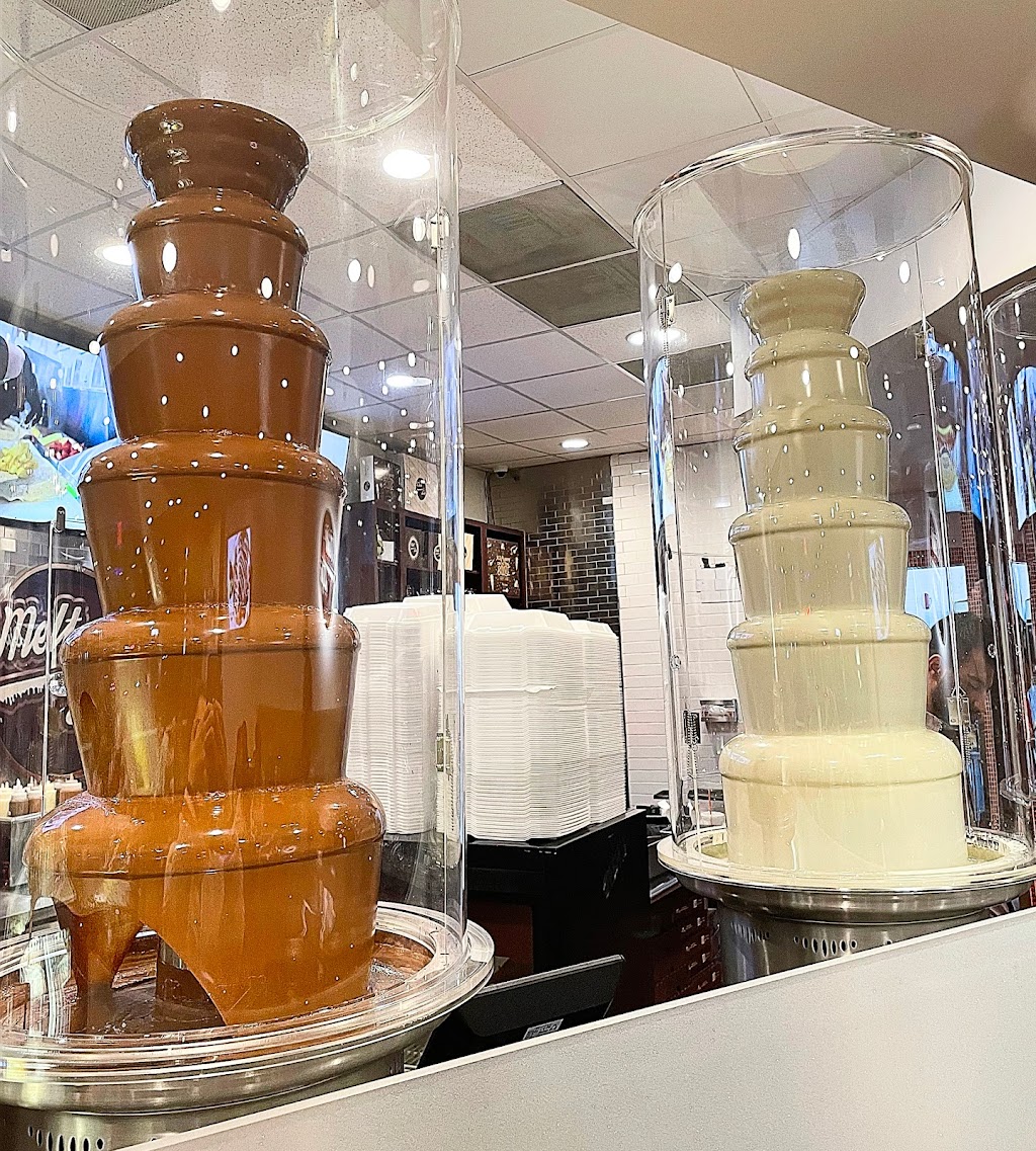 Melt N Dip | restaurant | 5716 W Touhy Ave, Niles, IL 60714, USA | 2242518382 OR +1 224-251-8382