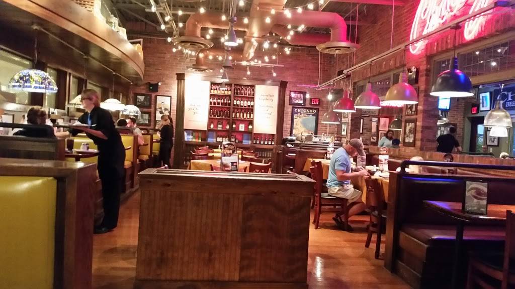 Uno Pizzeria & Grill | meal takeaway | 1000 Wisconsin Dells Pkwy S, Lake Delton, WI 53940, USA | 6082532111 OR +1 608-253-2111