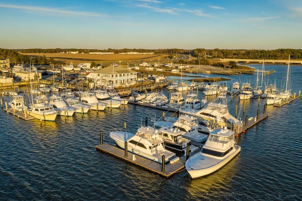 Town Creek Marina | meal takeaway | 114 Town Creek Dr, Beaufort, NC 28516, USA | 2527286111 OR +1 252-728-6111