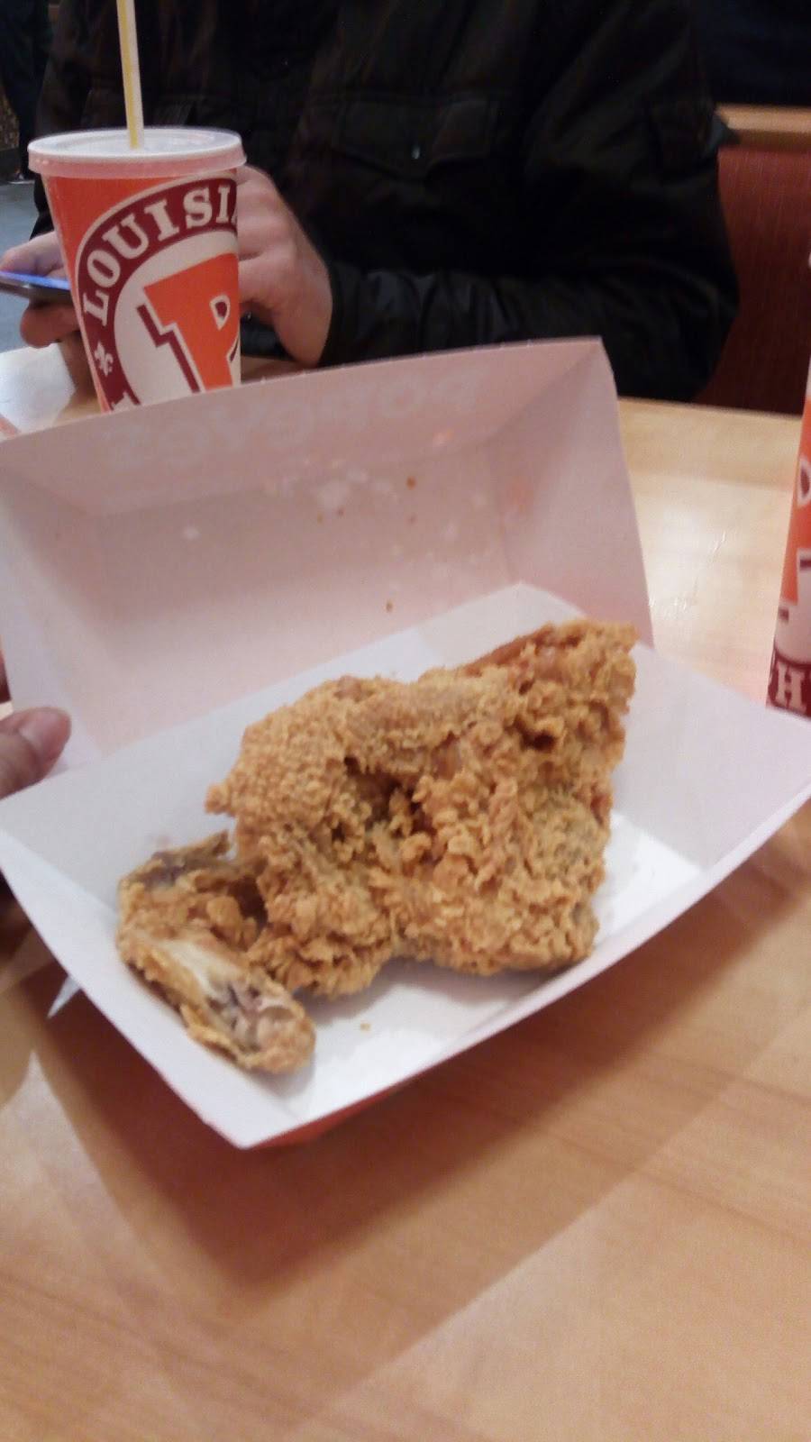Popeyes Louisiana Kitchen | restaurant | 12218 Leesburg Pike, Herndon, VA 20170, USA | 5712677296 OR +1 571-267-7296