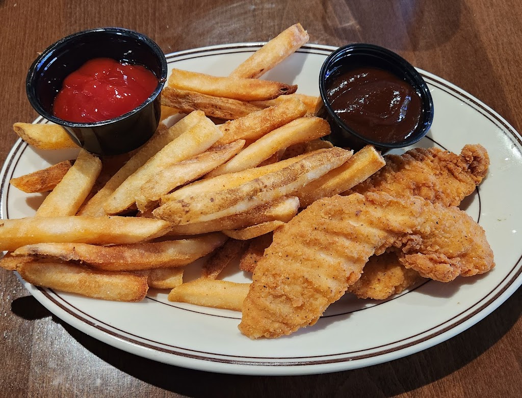 Crooked Pint Ale House | restaurant | 1850 Madison Ave, Mankato, MN 56001, USA | 5078104180 OR +1 507-810-4180