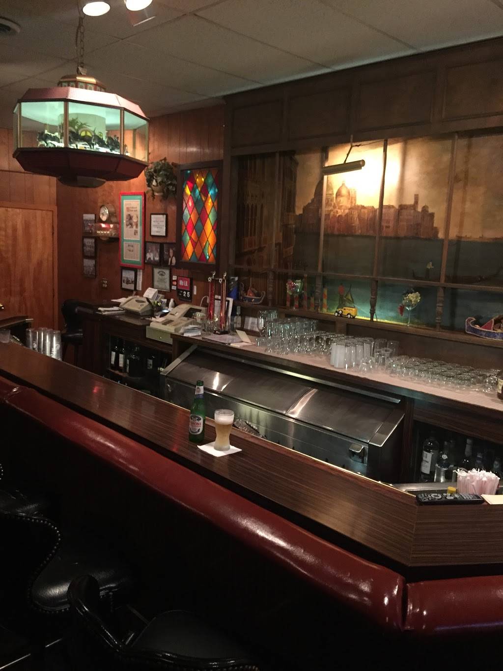 Marcos Italian & American Foods | restaurant | 2022 Central Ave, Dubuque, IA 52001, USA | 5635880007 OR +1 563-588-0007