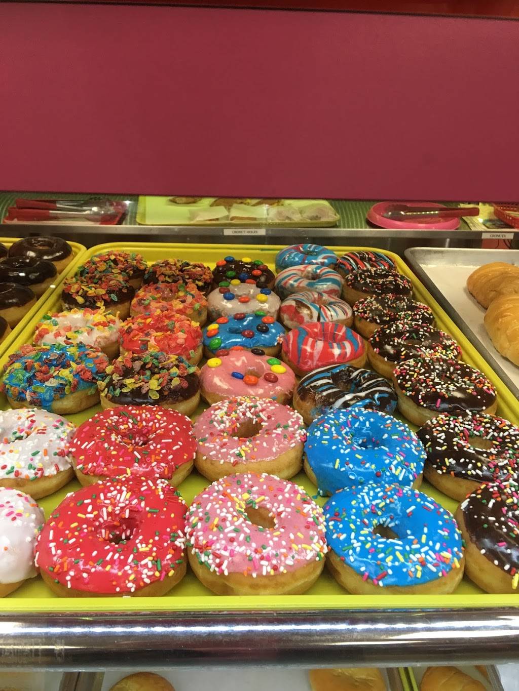 Sunshine Donuts | restaurant | 9825 Jones Rd, Houston, TX 77065, USA | 8326889539 OR +1 832-688-9539