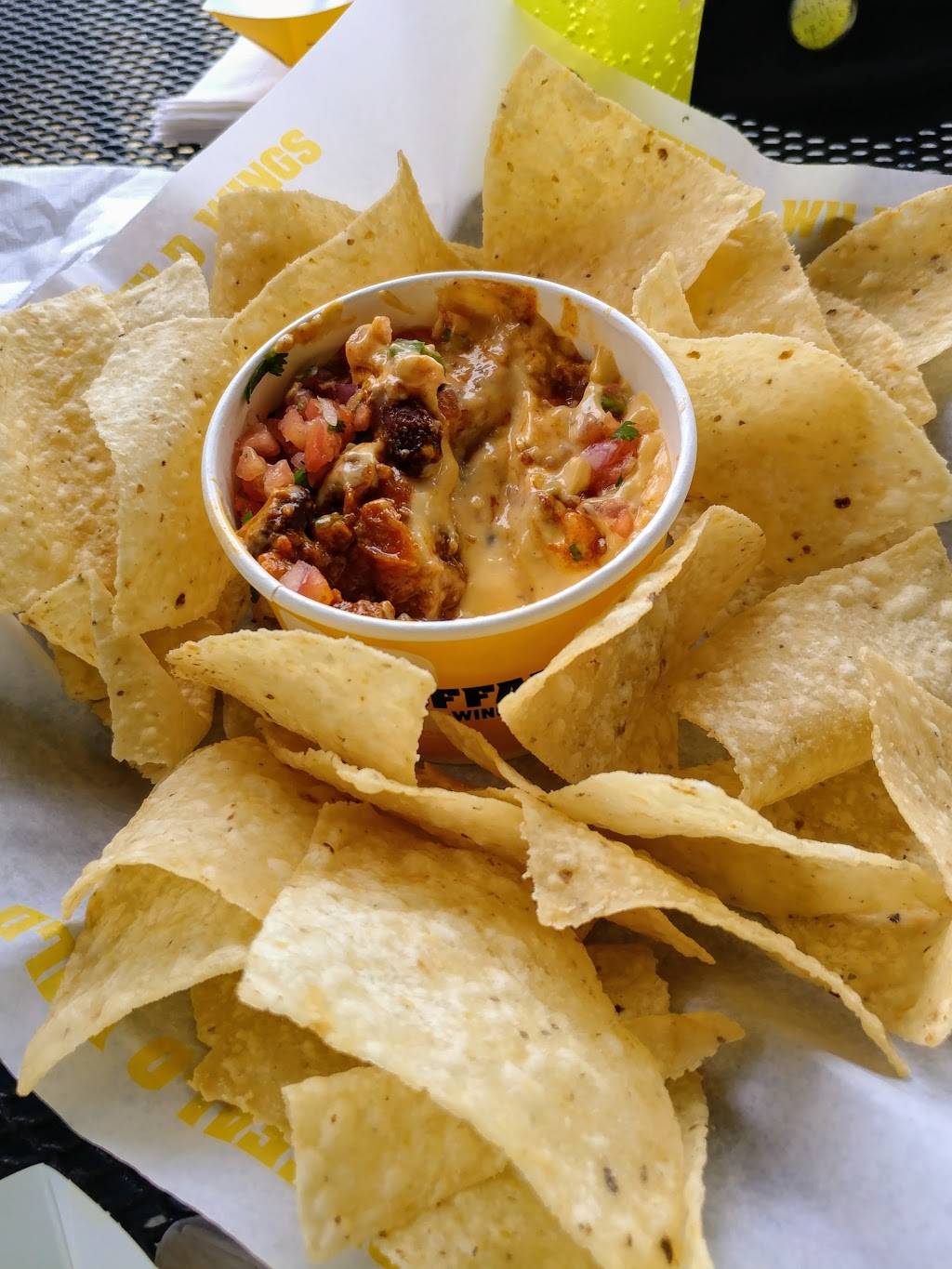 Buffalo Wild Wings | restaurant | 3798 Dryland Way, Easton, PA 18045, USA | 6103306950 OR +1 610-330-6950