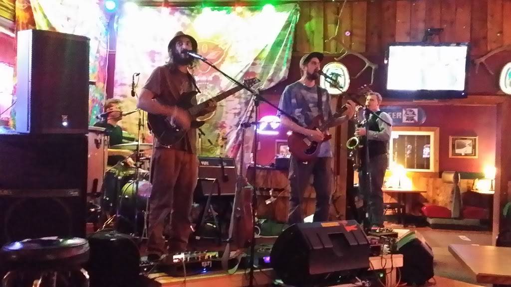 Bubbas Road House | restaurant | 31702 US-2, Sultan, WA 98294, USA | 3607933950 OR +1 360-793-3950