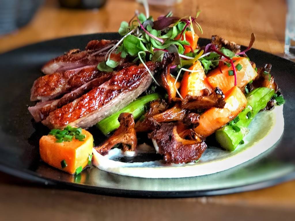 Pub Le Charlotte | restaurant | 109 Rue Lansdowne, Saint-Bruno-de-Montarville, QC J3V 5N1, Canada | 4506901550 OR +1 450-690-1550