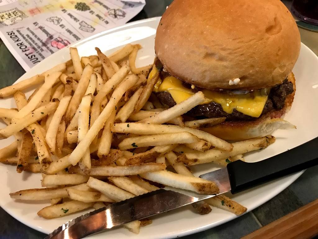 Burger Paradise | restaurant | 906 Ocean Blvd, Myrtle Beach, SC 29577, USA | 8434486001 OR +1 843-448-6001