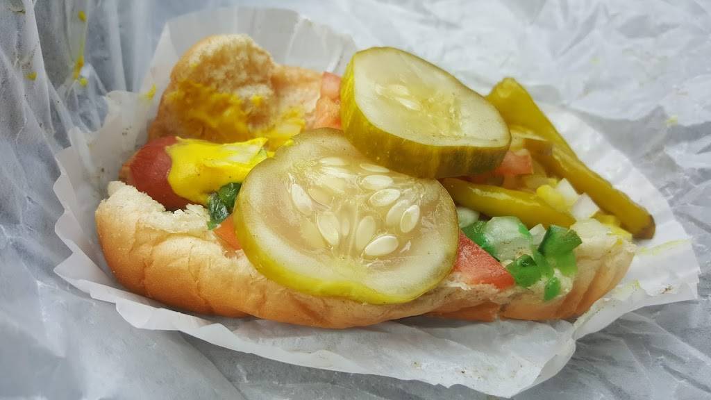 Byrons Hotdogs | restaurant | 1017 W Irving Park Rd, Chicago, IL 60613, USA | 7732817474 OR +1 773-281-7474