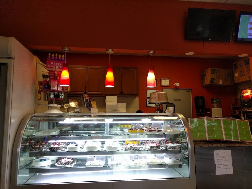 Curry n Cake | bakery | 2015 E Arbors Dr #270, Charlotte, NC 28262, USA | 7046885972 OR +1 704-688-5972