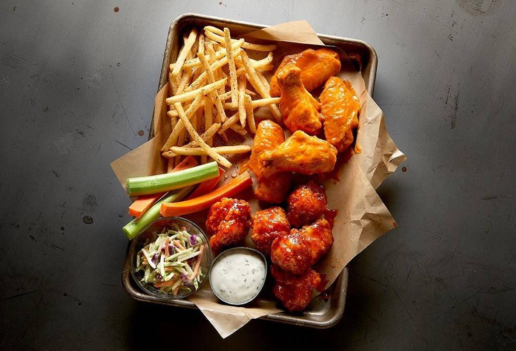Buffalo Wild Wings | restaurant | 859 Blossom Hill Rd, San Jose, CA 95123, USA | 4083631690 OR +1 408-363-1690