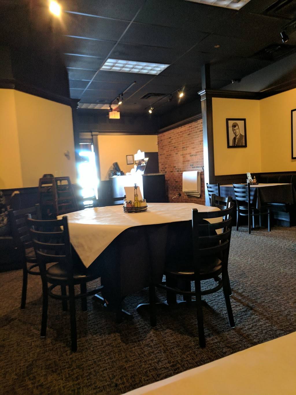 Zianos Italian Eatery | restaurant | 702 E Dupont Rd, Fort Wayne, IN 46825, USA | 2607555643 OR +1 260-755-5643