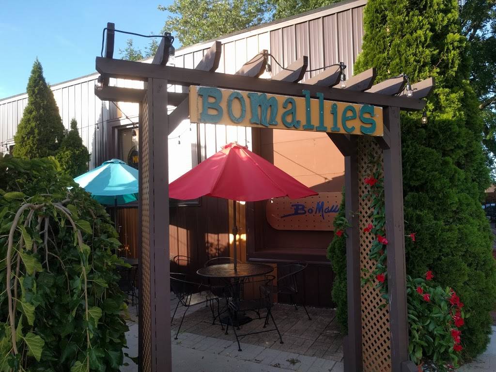 BoMallies | restaurant | 2427 Calumet Dr, Sheboygan, WI 53083, USA | 9203952868 OR +1 920-395-2868